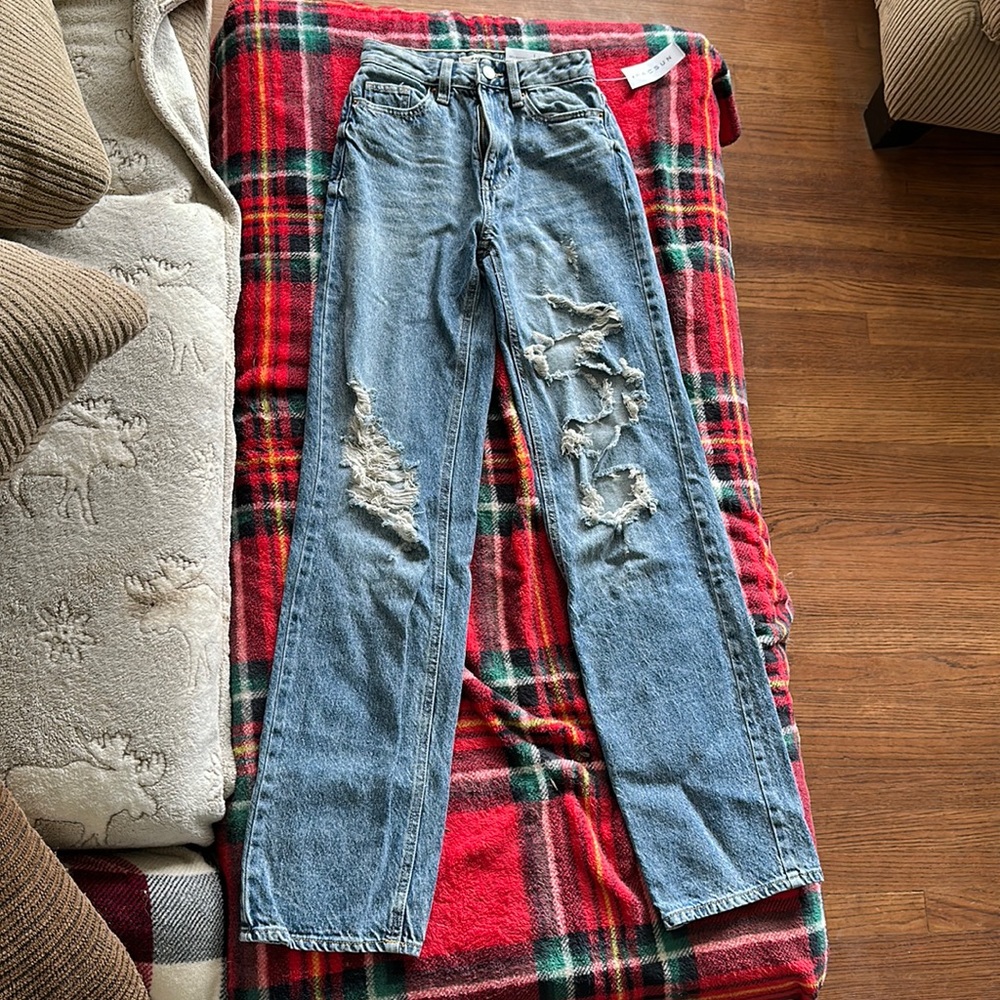 Size 22 boyfriend jeans from Pacsun!